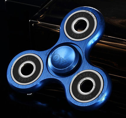 良い価格 IP青い色PVDのコーティング サービス、サファイアPVDのチタニウムの窒化物のコーティング サービス オンライン