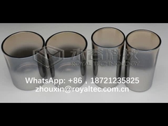 淡い琥珀色および半分の銀製色