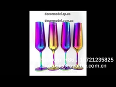 不透明で、透明なTiOの虹色