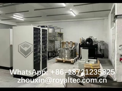 ポーランドのガラス製品およびガラス コップのコーティングで造られる第2 PVD機械